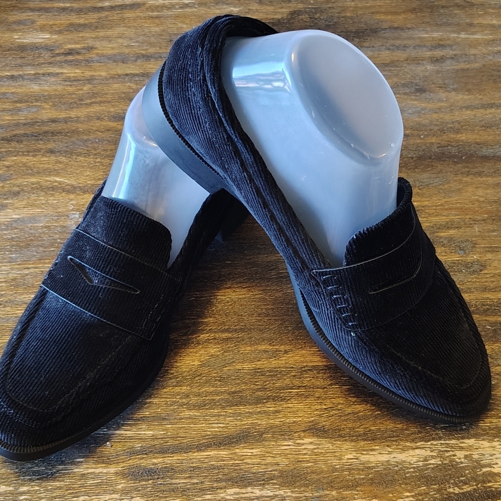 Sbicca Black Corduroy Loafers - Picture 2 of 10